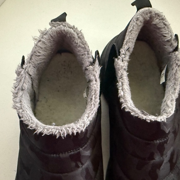 Unisex Outdoor Boots Sturdy, Thick Sole, Size 43 - Picture 5 of 7